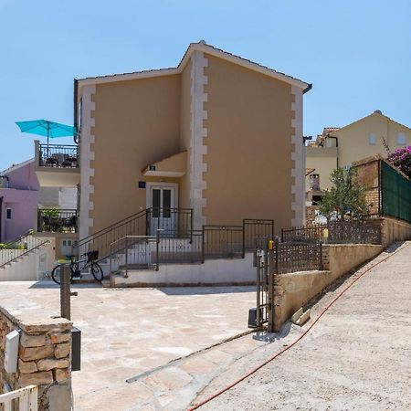Apartments Listes Milna  Exterior foto