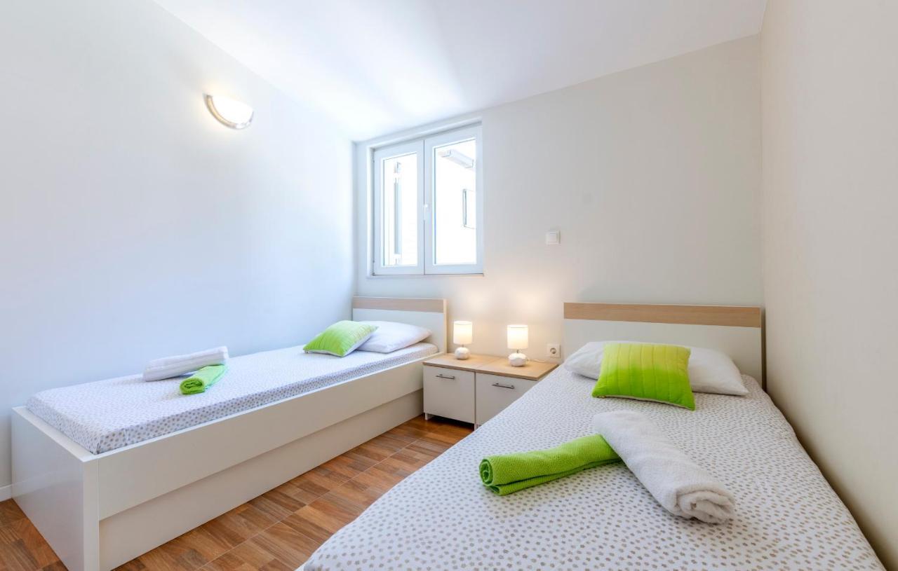 Apartments Listes Milna  Exterior foto