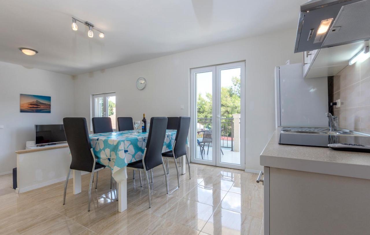Apartments Listes Milna  Exterior foto