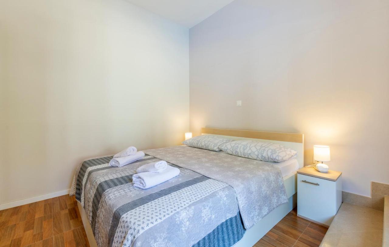Apartments Listes Milna  Exterior foto