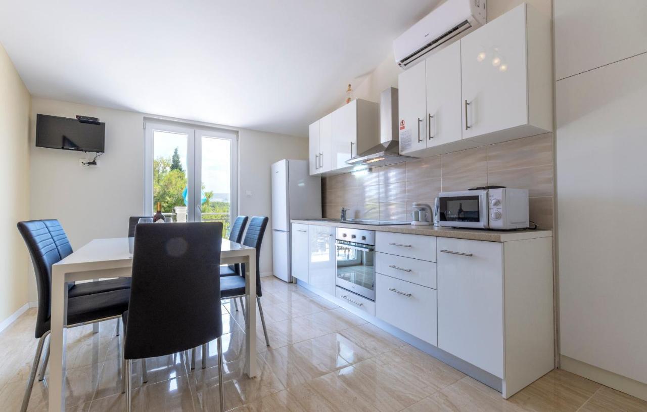 Apartments Listes Milna  Exterior foto